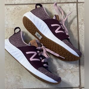 NWOT NEW Balance Women’s Fresh Foam Sport V 1 Running  Athletic Shoes. Size 5.